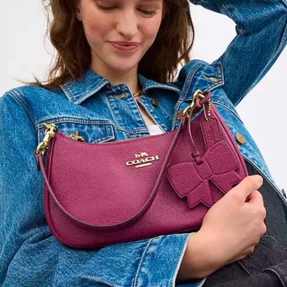 New COACH Teri Shoulder Bag With Bow Charm - Picture 3 of 8